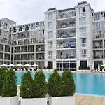 Private 1st Line Appartement