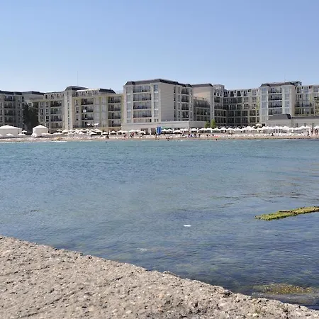 Апартамент Private 1st Line Поморие